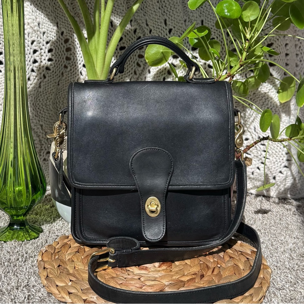 *SOLD* VINTAGE COACH STATION BAG 5130 in BLACK